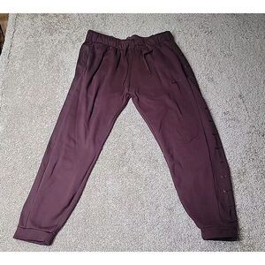 Nike Burgundy Athletic Joggers with Swoosh Logo Casual‎ Comfort Sweatpants